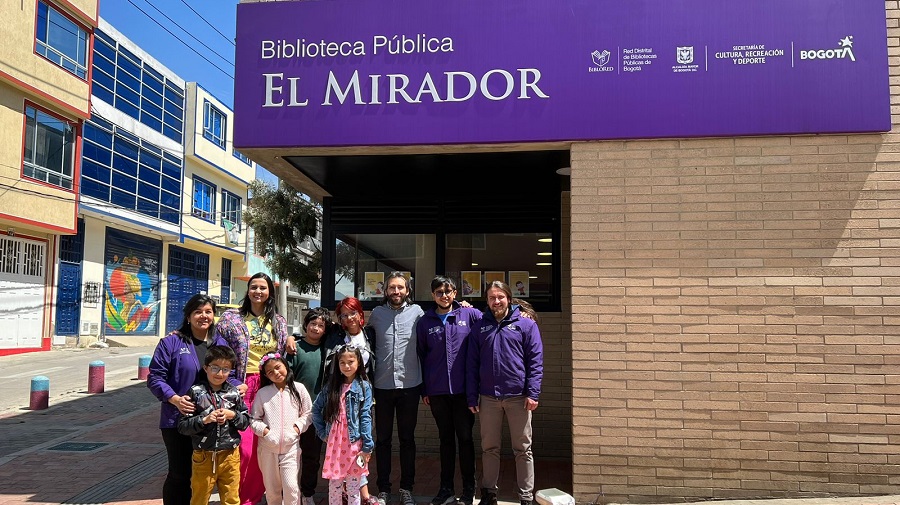 La Biblioteca Pública El Mirador en una Ciudad Autoconstruida