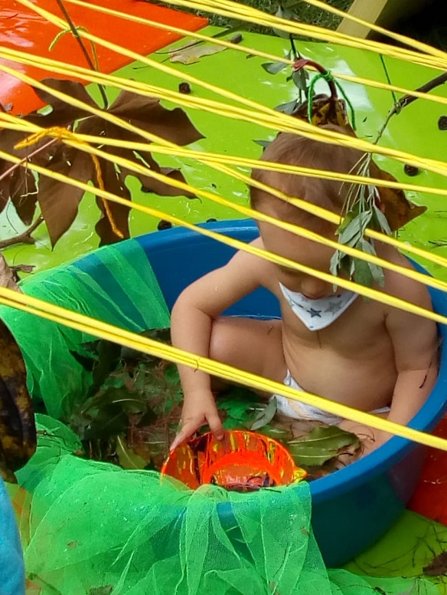 Acompáñanos con tu bebé a una experiencia llena de lianas, hojas, colores, sabores, texturas, imágenes, sonidos y música de la selva
