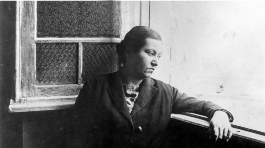 Gabriela Mistral, poeta chilena / Archivo Central Andrés Bello, Universidad de Chile