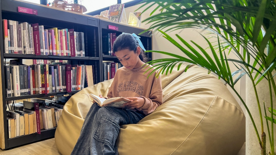 María Fernanda Mateus, usuaria destacada de la Biblioteca El Mirador
