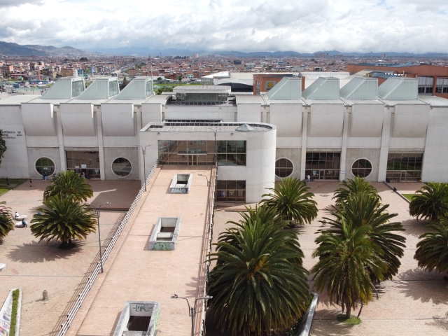 Biblioteca Pública Manuel Zapata Olivella - El Tintal