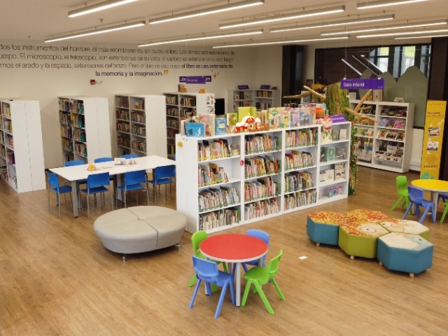 Biblioteca Pública CEFE Cometas