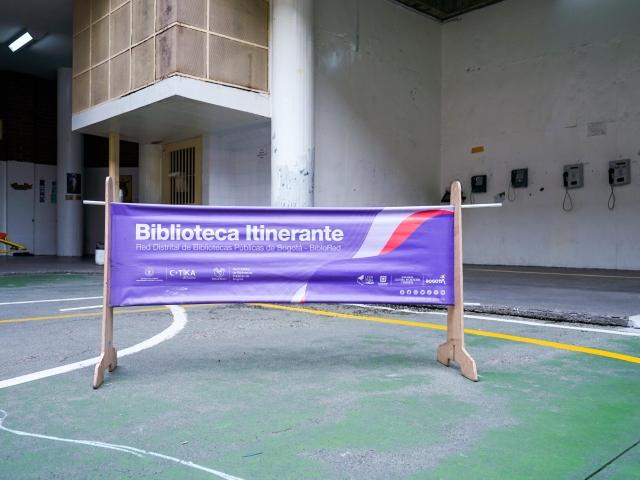 Biblioteca Itinerante TİKA